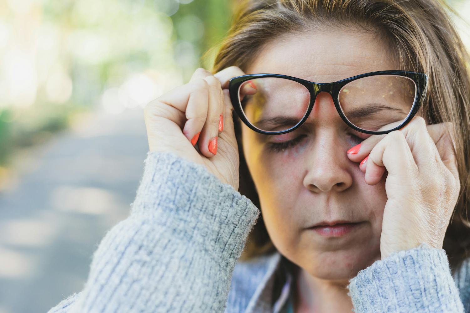 Pourquoi nos paupières tremblent parfois ? Faut-il s'en inquiéter ?