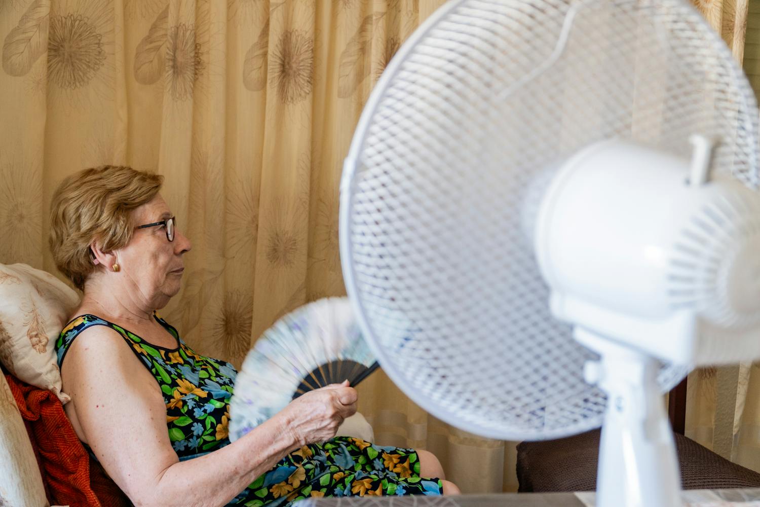 Personnes âgées : quelles sont les précautions à prendre lors d'une canicule ?