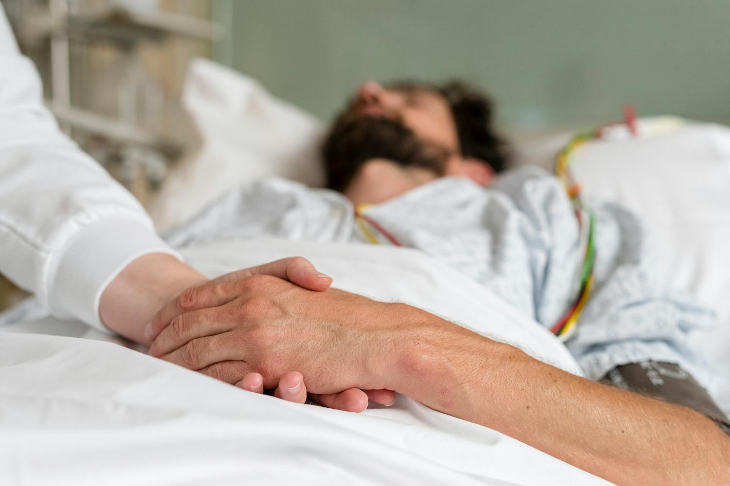 Coma artificiel : indications, risques, c'est quoi ?