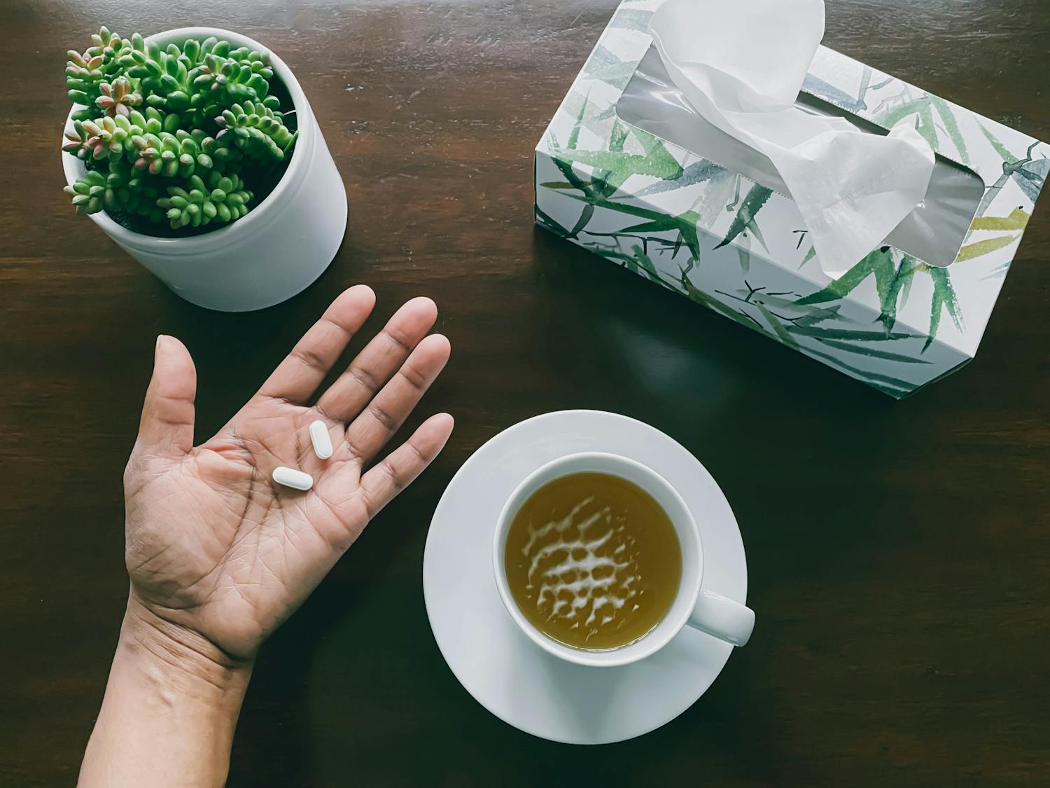 Hypothyroïdie : le thé vert est-il contre-indiqué ?