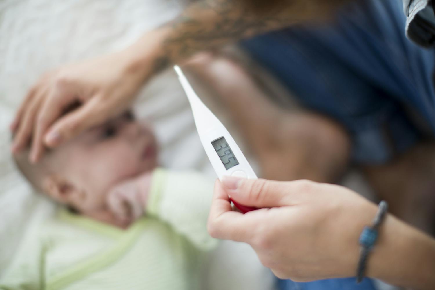 Frontal, axillaire, rectal, auriculaire : quel est le thermomètre le plus efficace ?