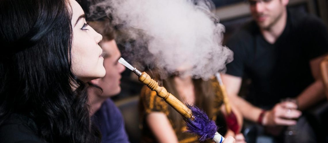 Fumer la chicha : aussi nocif que la cigarette pour la santé